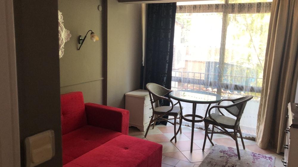Hotel Hani Armutalan Buitenkant foto