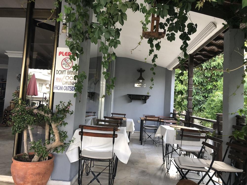 Hotel Hani Armutalan Buitenkant foto