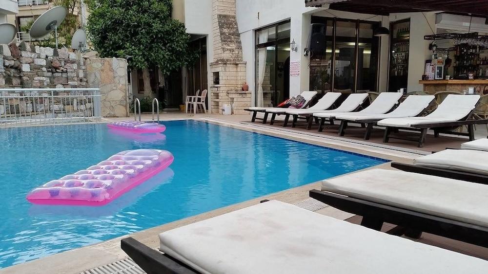 Hotel Hani Armutalan Buitenkant foto
